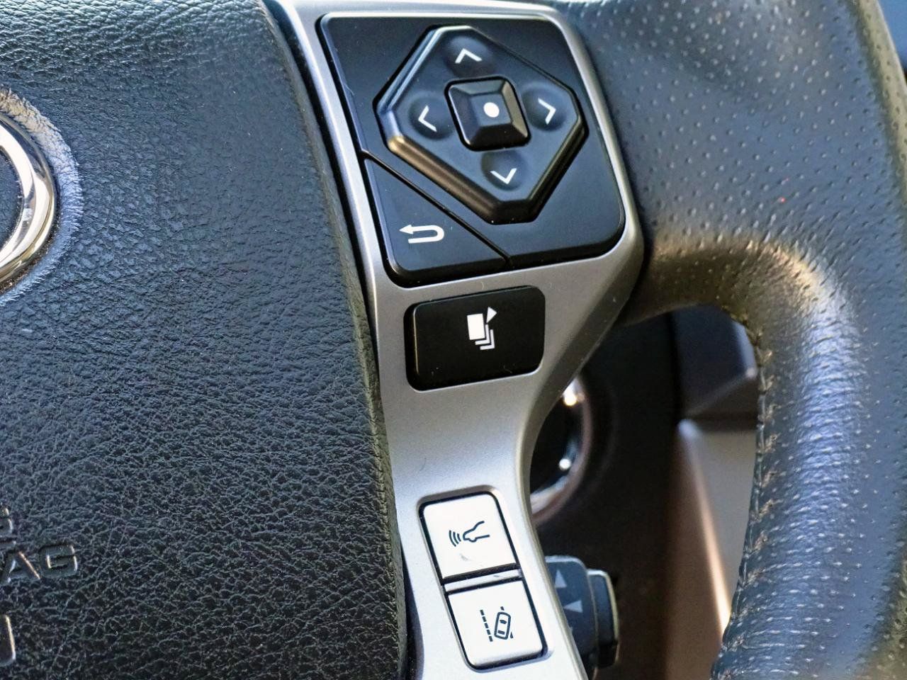 Used 2021 Toyota 4Runner Limited AWD/4WD image 16