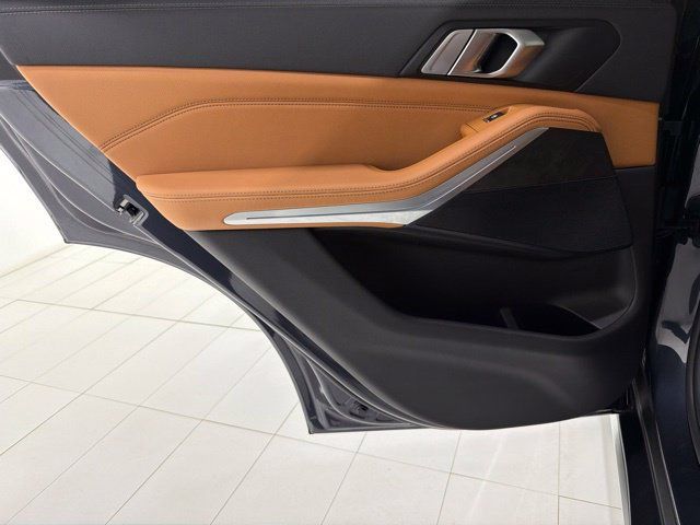 Used 2022 BMW X5 xDrive40i w/ Premium Package AWD/4WD image 15
