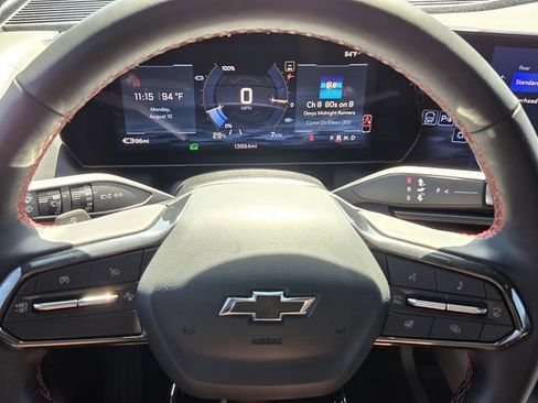 Certified 2025 Chevrolet Equinox EV RS FWD image 20