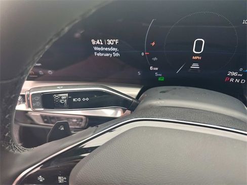 New 2025 Cadillac Lyriq Luxury image 28