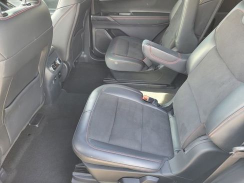 Used 2025 Ford Explorer ST image 11