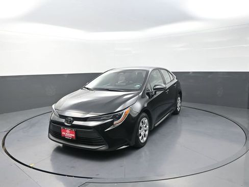 Used 2024 Toyota Corolla LE FWD image 37