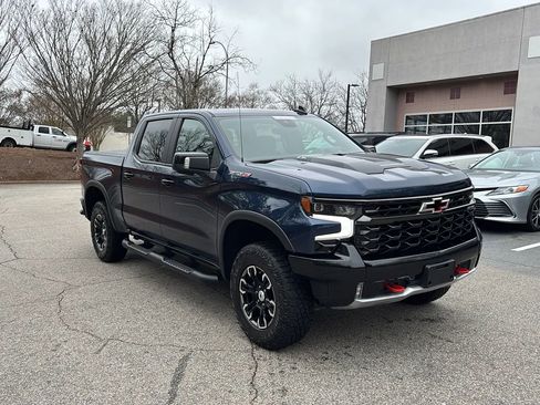 Used 2022 Chevrolet Silverado 1500 ZR2 w/ Technology Package image 3
