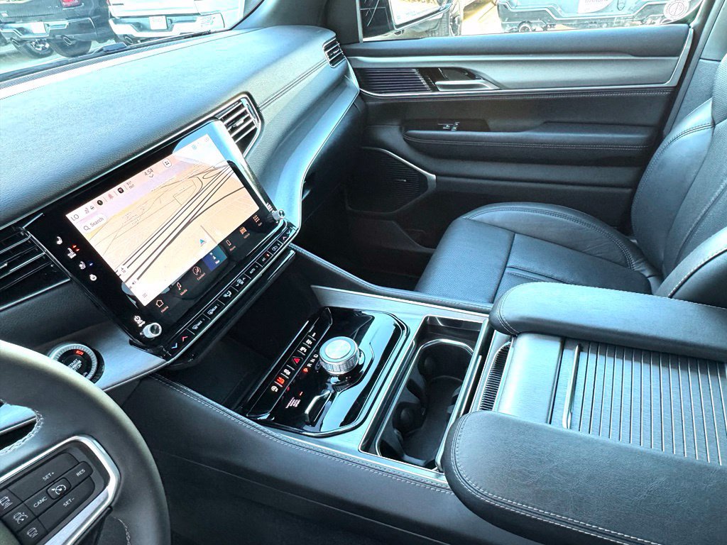 Used 2025 Jeep Wagoneer Series II AWD/4WD image 43