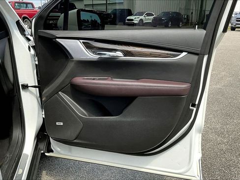 Used 2021 Cadillac XT6 Premium Luxury AWD/4WD image 31