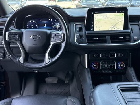 Used 2022 Chevrolet Tahoe Z71 w/ Luxury Package AWD/4WD image 7
