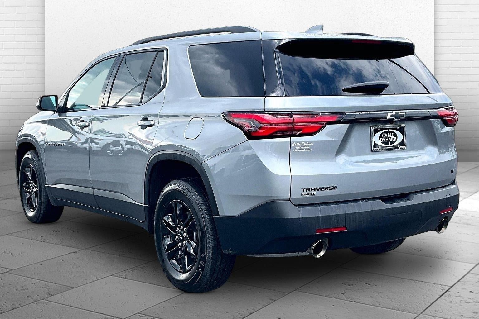 Used 2024 Chevrolet Traverse LT FWD image 11