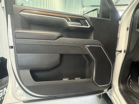 Used 2025 Chevrolet Silverado 1500 LT AWD/4WD image 9