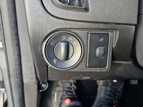 Used 2010 Ford Focus SE image 10