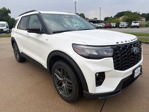 New 2026 Ford Explorer ST-Line AWD/4WD image 10