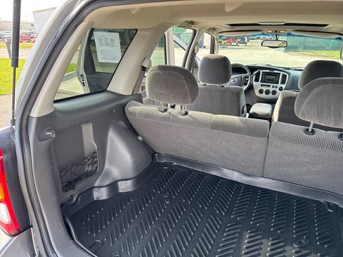 Used 2003 MAZDA Tribute LX image 22