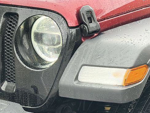 Used 2022 Jeep Wrangler Unlimited Sport image 4