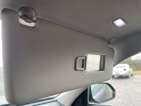 Used 2022 Volkswagen Atlas SE image 24