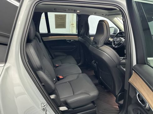 Used 2025 Volvo XC90 B5 Core w/ Protection Package AWD/4WD image 17
