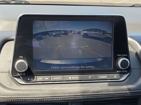 Used 2025 Nissan Rogue SV AWD/4WD image 13