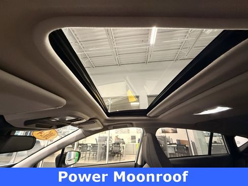 Used 2024 Subaru Crosstrek 2.0i Premium image 30