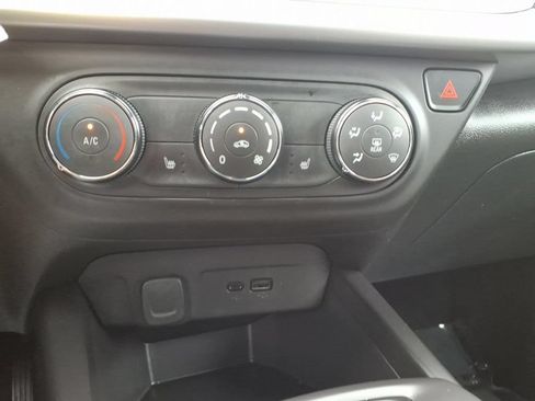 Used 2024 Chevrolet Trax RS w/ Driver Confidence Package FWD image 19