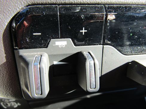 Used 2024 RAM 2500 Big Horn image 32