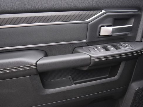 New 2026 RAM 2500 Big Horn AWD/4WD image 32