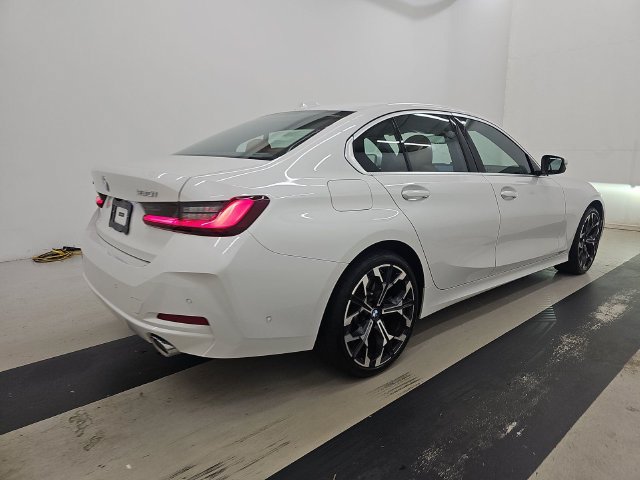Used 2025 BMW 330i xDrive Sedan AWD/4WD image 4