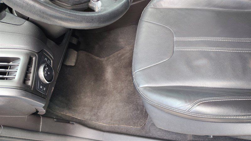 Used 2014 Ford Focus SE w/ Equipment Group 201A FWD image 24