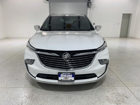 Used 2022 Buick Enclave Essence image 7