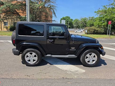 Used 2012 Jeep Wrangler Sahara w/ Dual Top Group AWD/4WD image 5