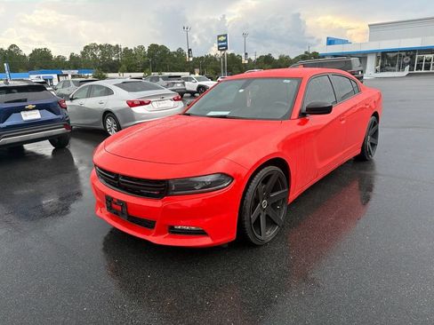 Used 2023 Dodge Charger SXT RWD image 1