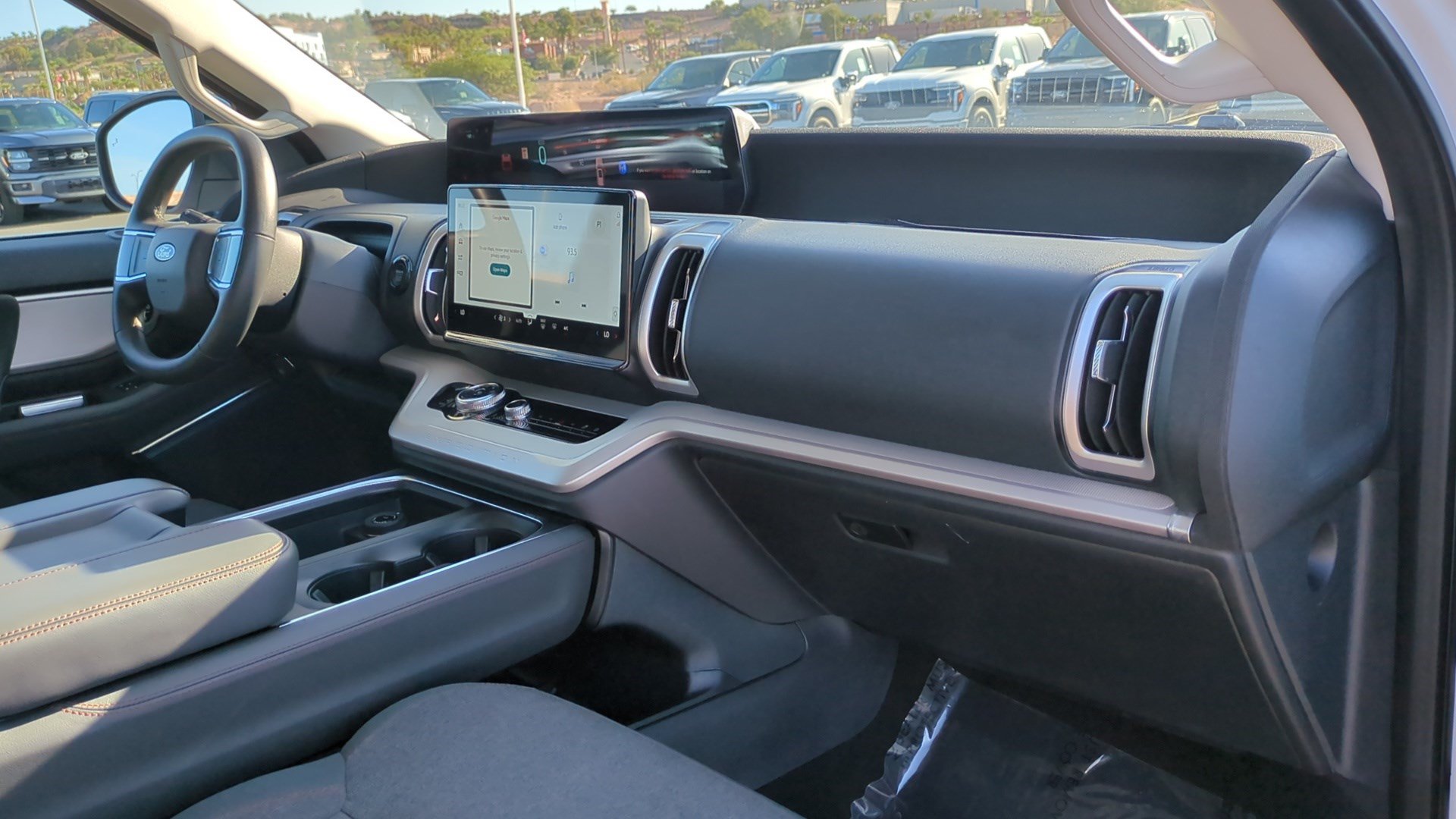 Used 2025 Ford Expedition Active AWD/4WD image 32