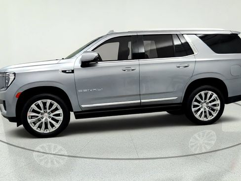 Used 2024 GMC Yukon Denali AWD/4WD image 2