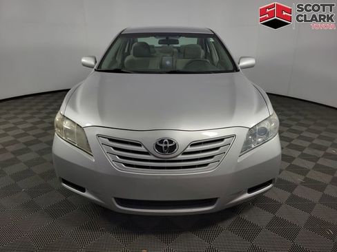 Used 2009 Toyota Camry LE image 2