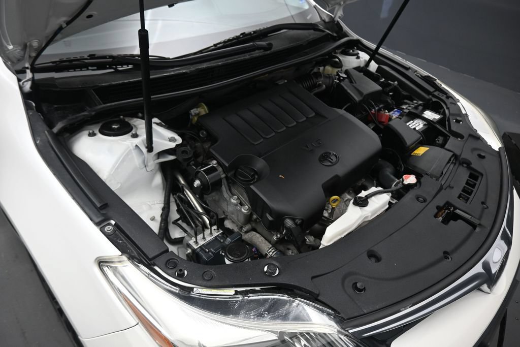 Used 2016 Toyota Avalon Limited w/ Toyota Safety Sense Package FWD image 48