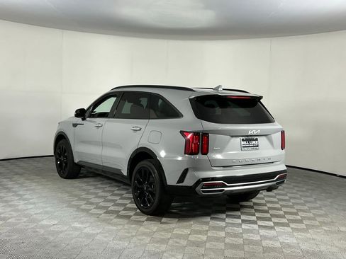 Used 2022 Kia Sorento SX image 9