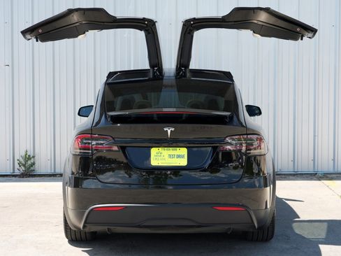 Used 2023 Tesla Model X image 52