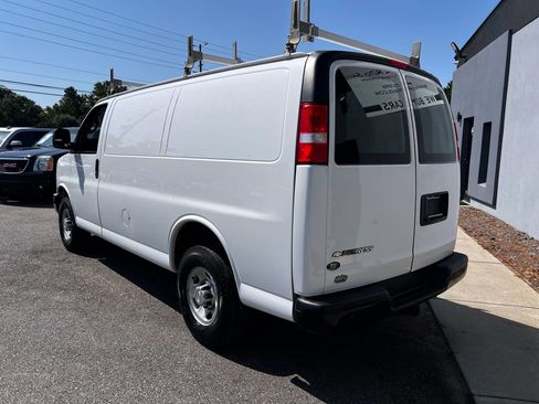 Used 2022 Chevrolet Express 2500 w/ Driver Convenience Package image 7