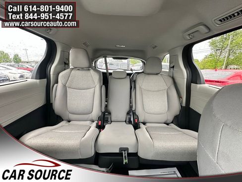 Used 2024 Toyota Sienna LE FWD image 14