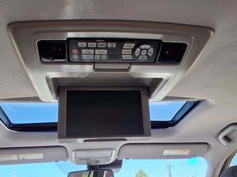 Used 2017 Honda Pilot Touring image 23