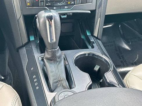 Used 2019 Ford Explorer XLT w/ Equipment Group 202A AWD/4WD image 6