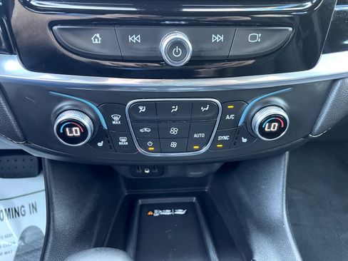 Used 2023 Chevrolet Traverse LT AWD/4WD image 18