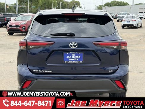Used 2025 Toyota Highlander LE image 8
