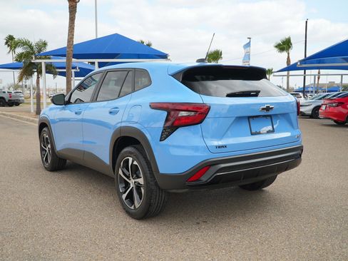 Used 2024 Chevrolet Trax RS w/ Driver Confidence Package image 9