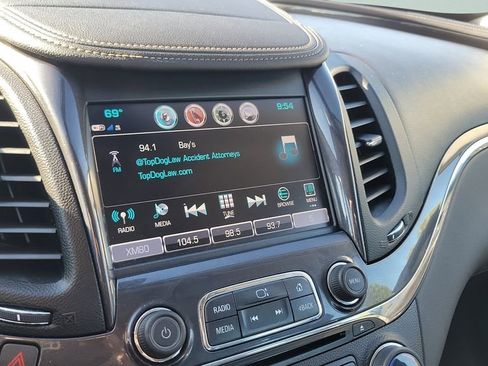 Used 2018 Chevrolet Impala LT w/ Sunroof and Spoiler Package image 21