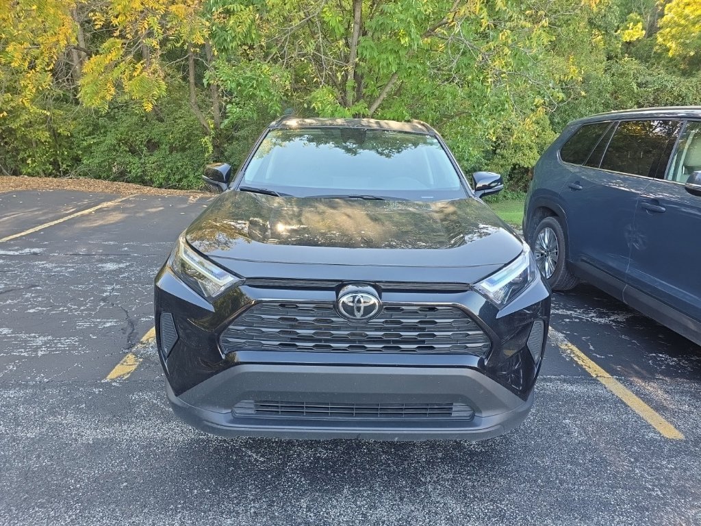 Used 2025 Toyota RAV4 XLE FWD image 2