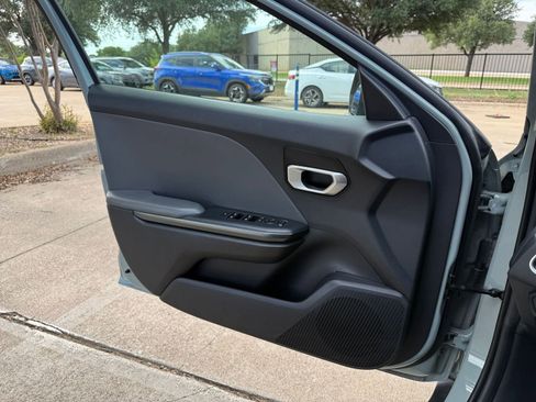 Used 2025 Kia K4 FWD image 18