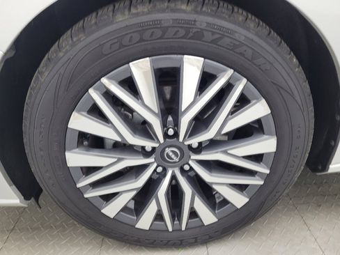 Used 2024 Nissan Altima 2.5 SV image 31