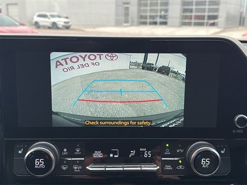 Used 2023 Toyota Highlander Bronze Edition image 23