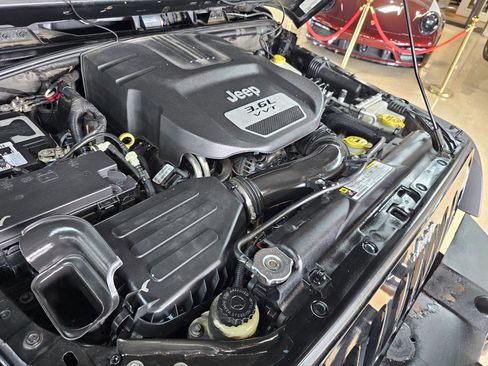 Used 2012 Jeep Wrangler Sport AWD/4WD image 35