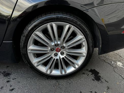 Used 2017 Jaguar XJ L Supercharged image 32