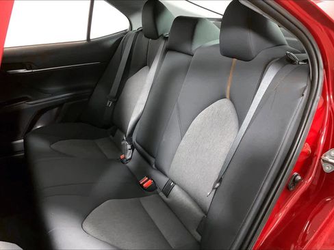 Used 2019 Toyota Camry LE image 19