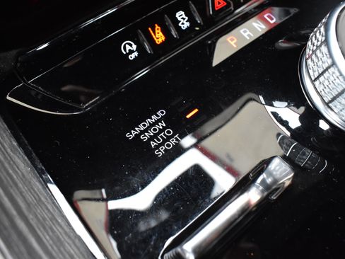 Used 2024 Jeep Wagoneer Series II w/ Flexible Seating Group image 36